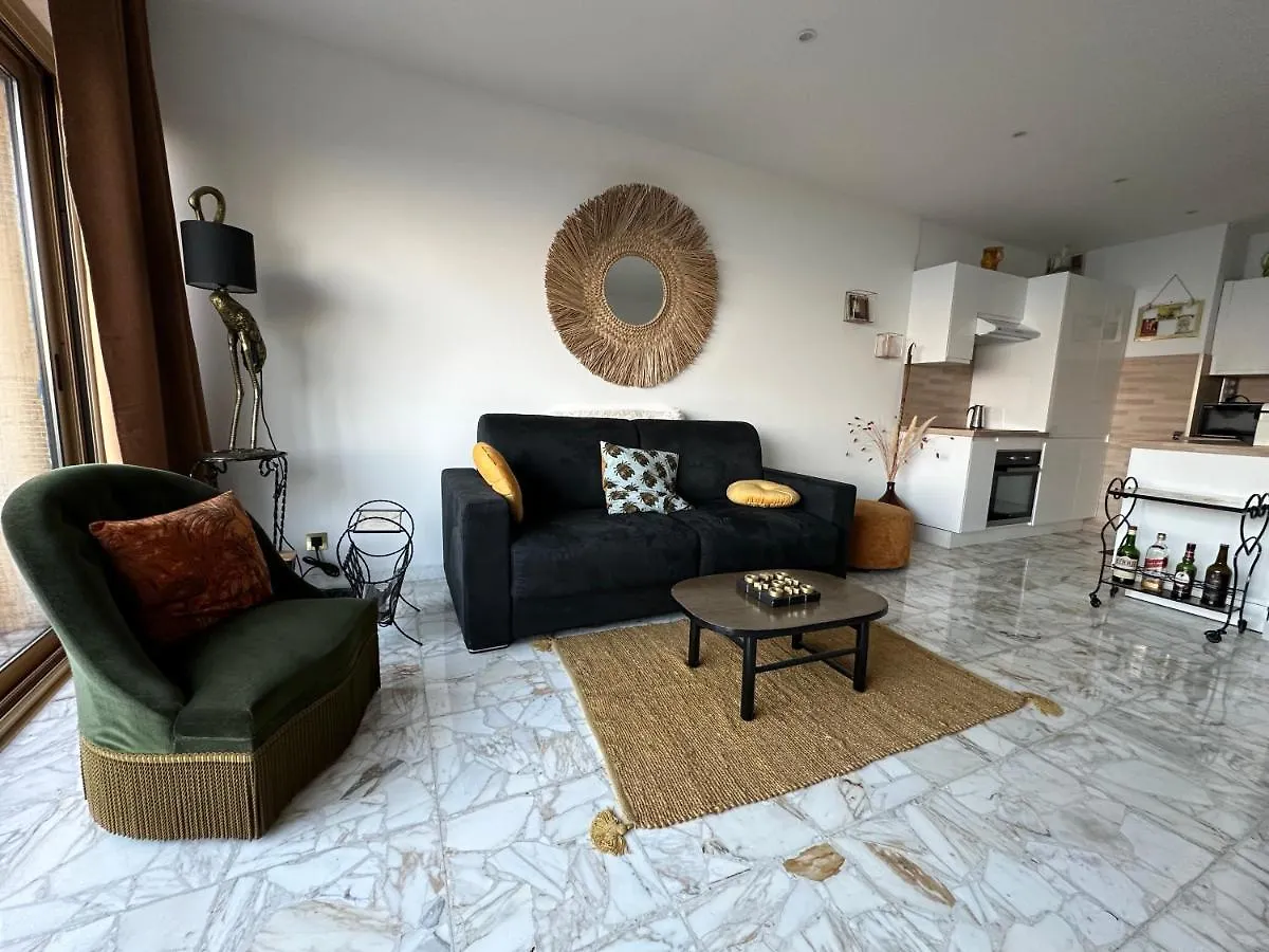 Appartement En Rez De Jardin Sur La Mer Menton Francia