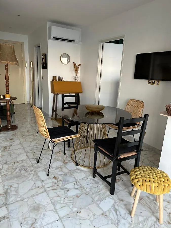 Apartamento Appartement En Rez De Jardin Sur La Mer Menton Francia