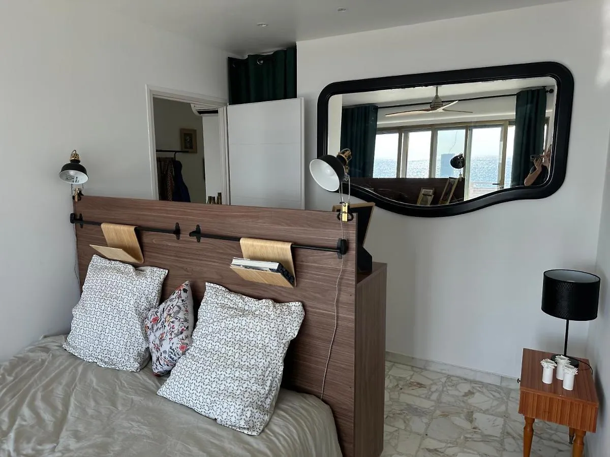 Lägenhet Appartement En Rez De Jardin Sur La Mer Menton