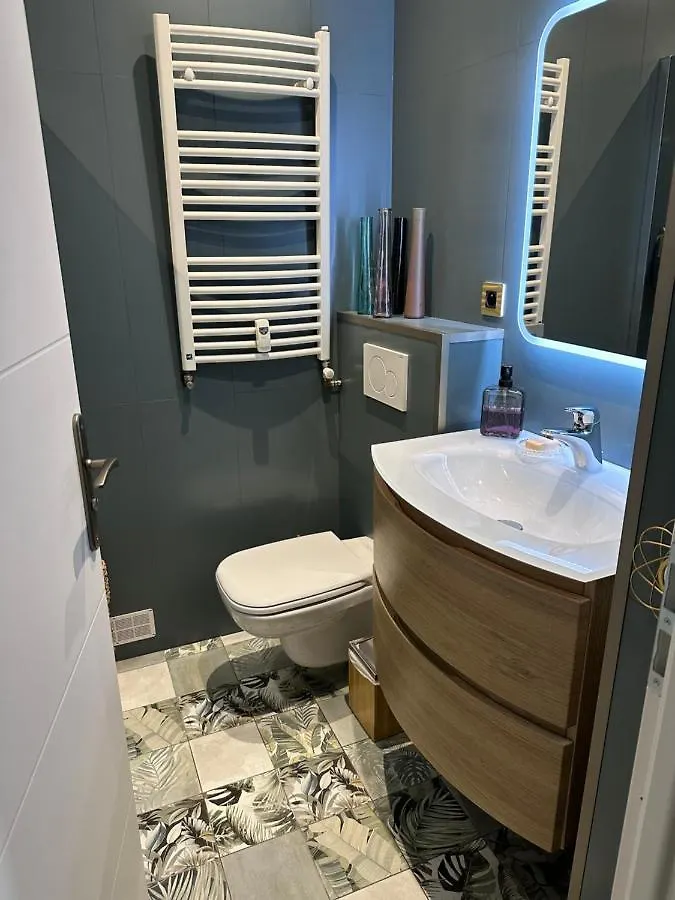 Lägenhet Appartement En Rez De Jardin Sur La Mer Menton Frankrike