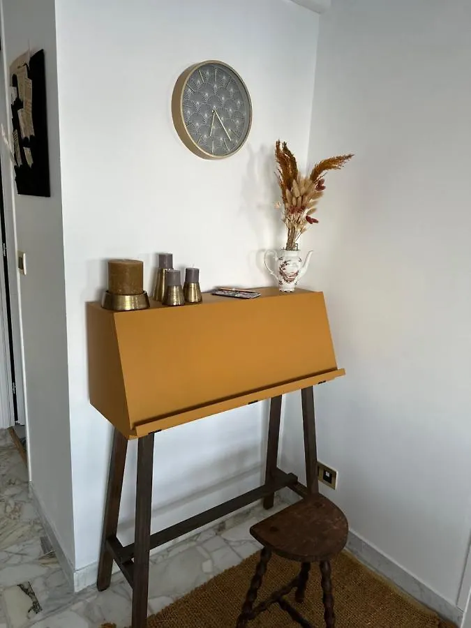 Appartement En Rez De Jardin Sur La Mer Menton Apartment